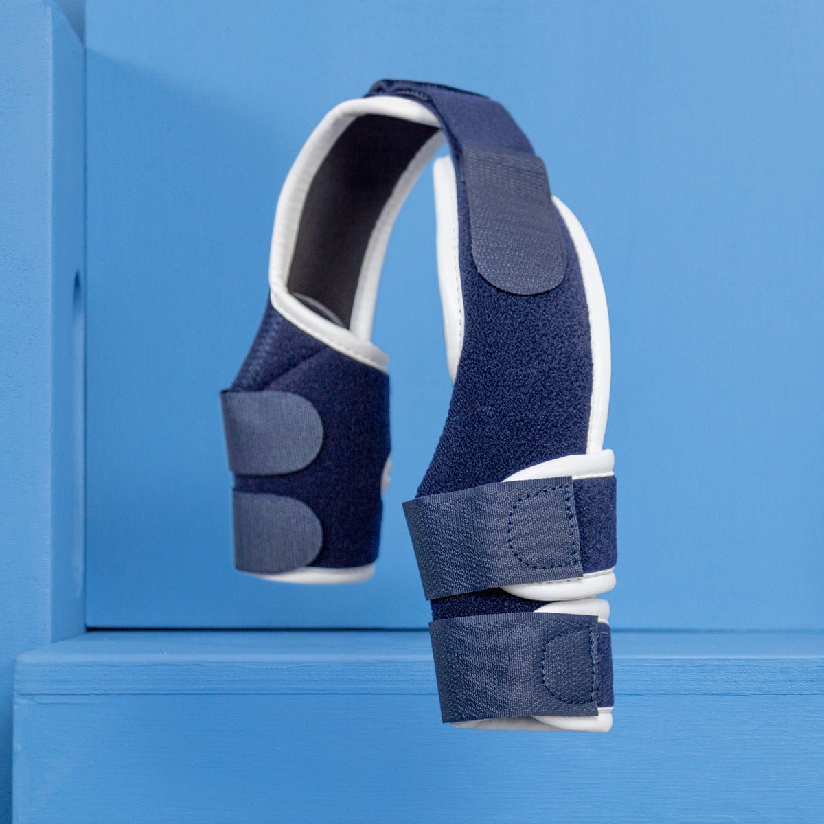 soft plus canine brace on blue background